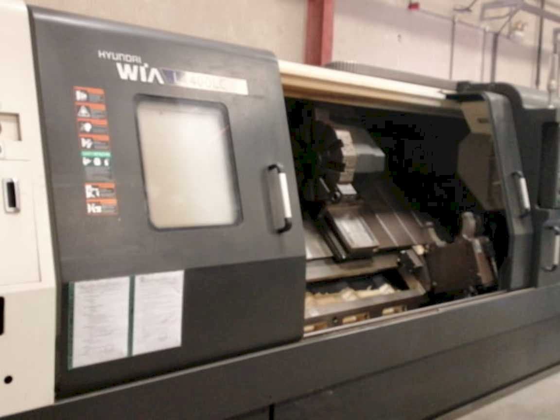 Front view of Hyundai Wia L400LC  machine