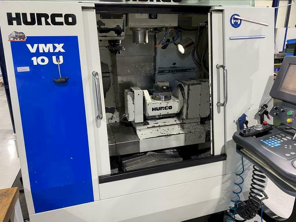 Front view of Hurco VMX 10 U 5  machine