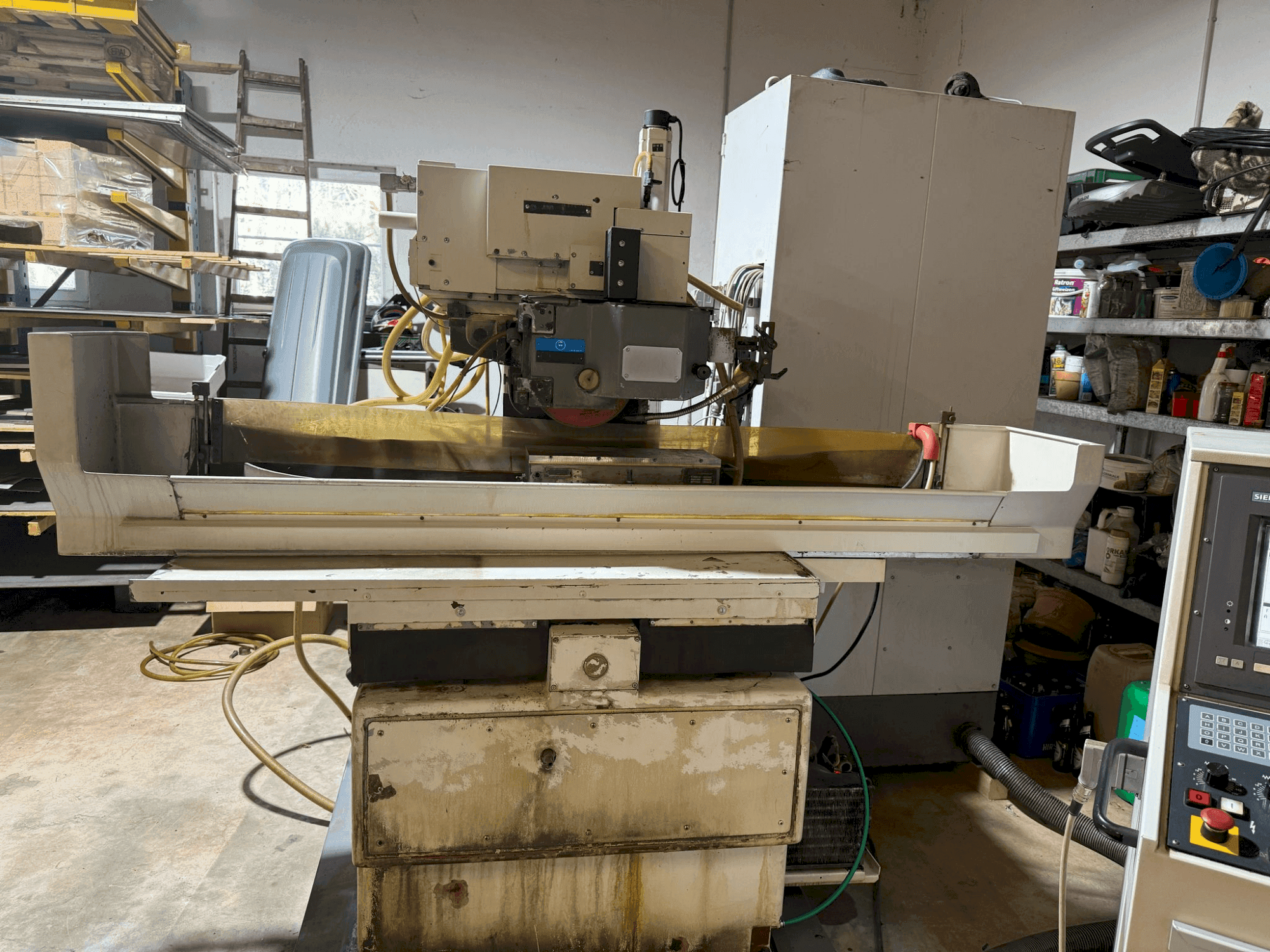 Front view of JUNG J 525C  machine