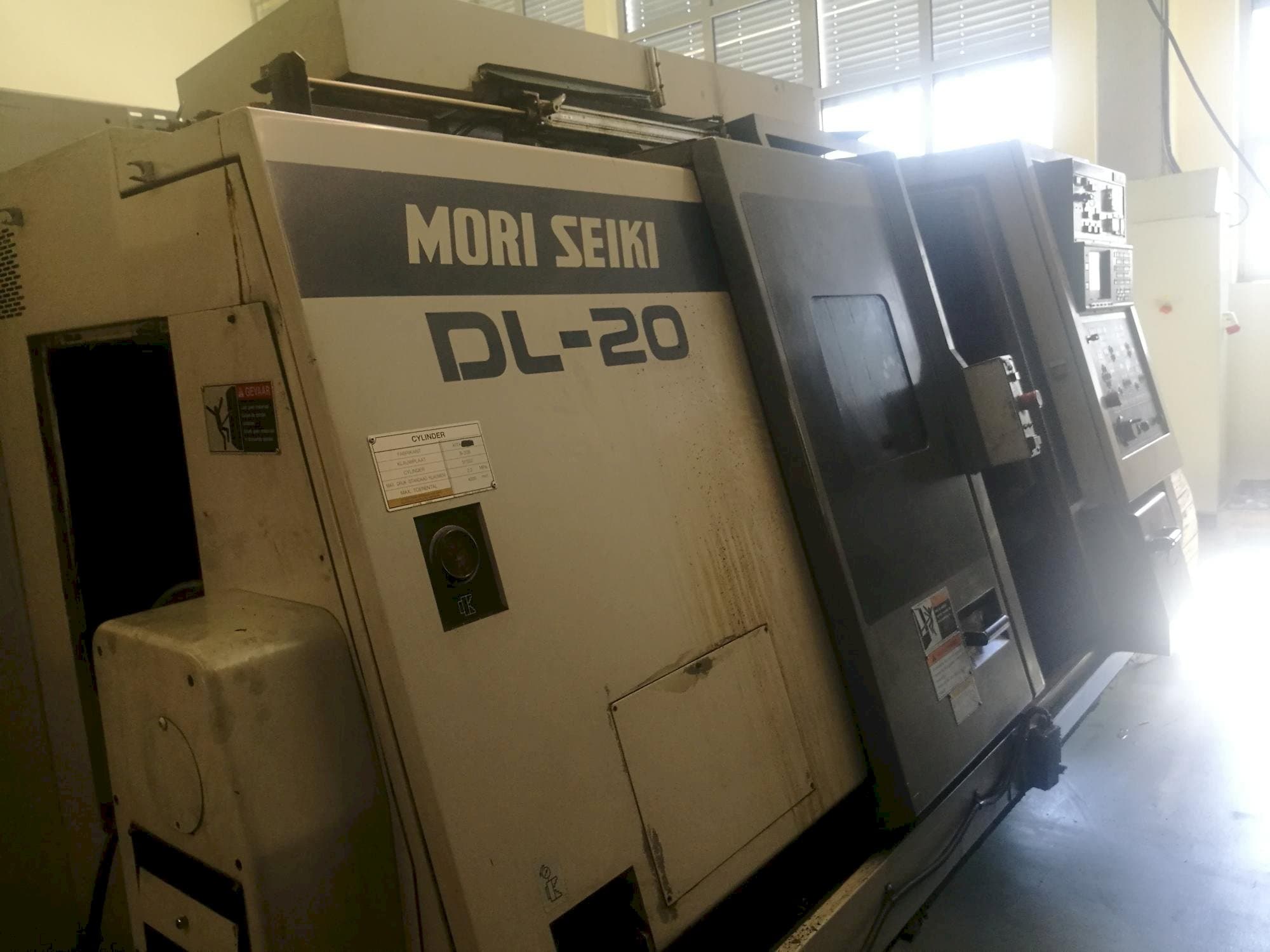 Left side view of MORI SEIKI DL 20 MC  machine
