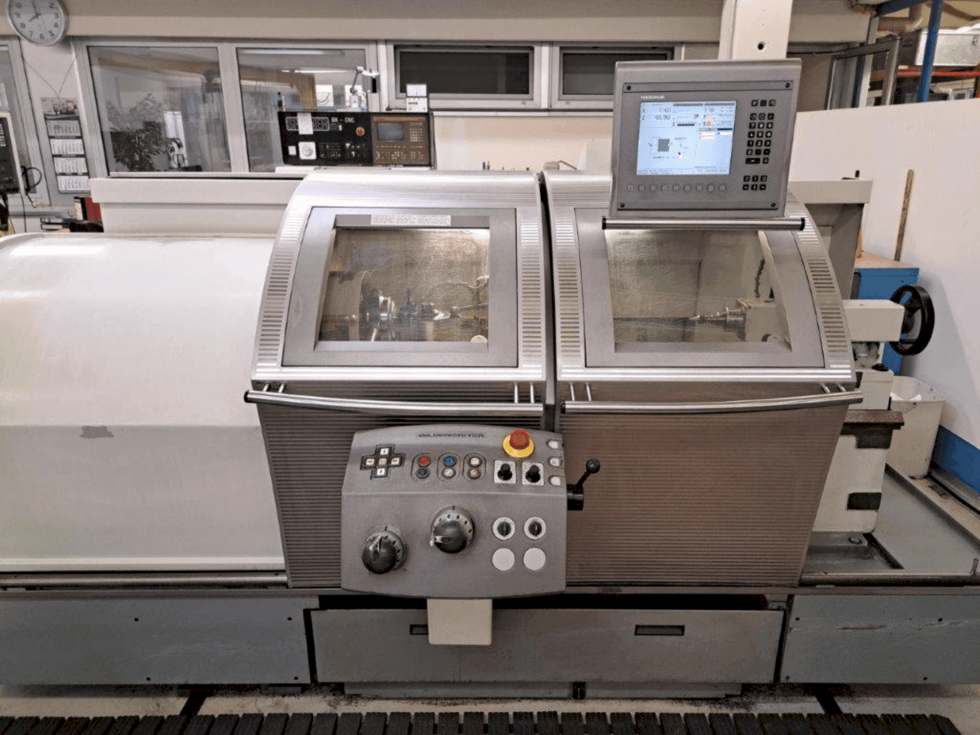 Front view of Gildemeister NEF520  machine