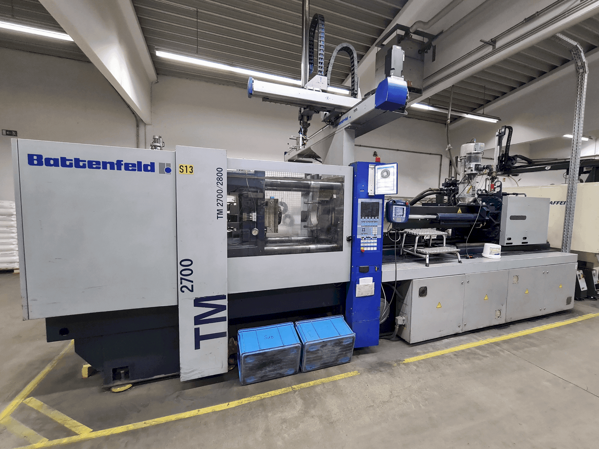 Front view of Battenfeld TM 2700/2800  machine