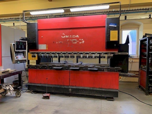 Front view of AMADA HFE 100-3  machine