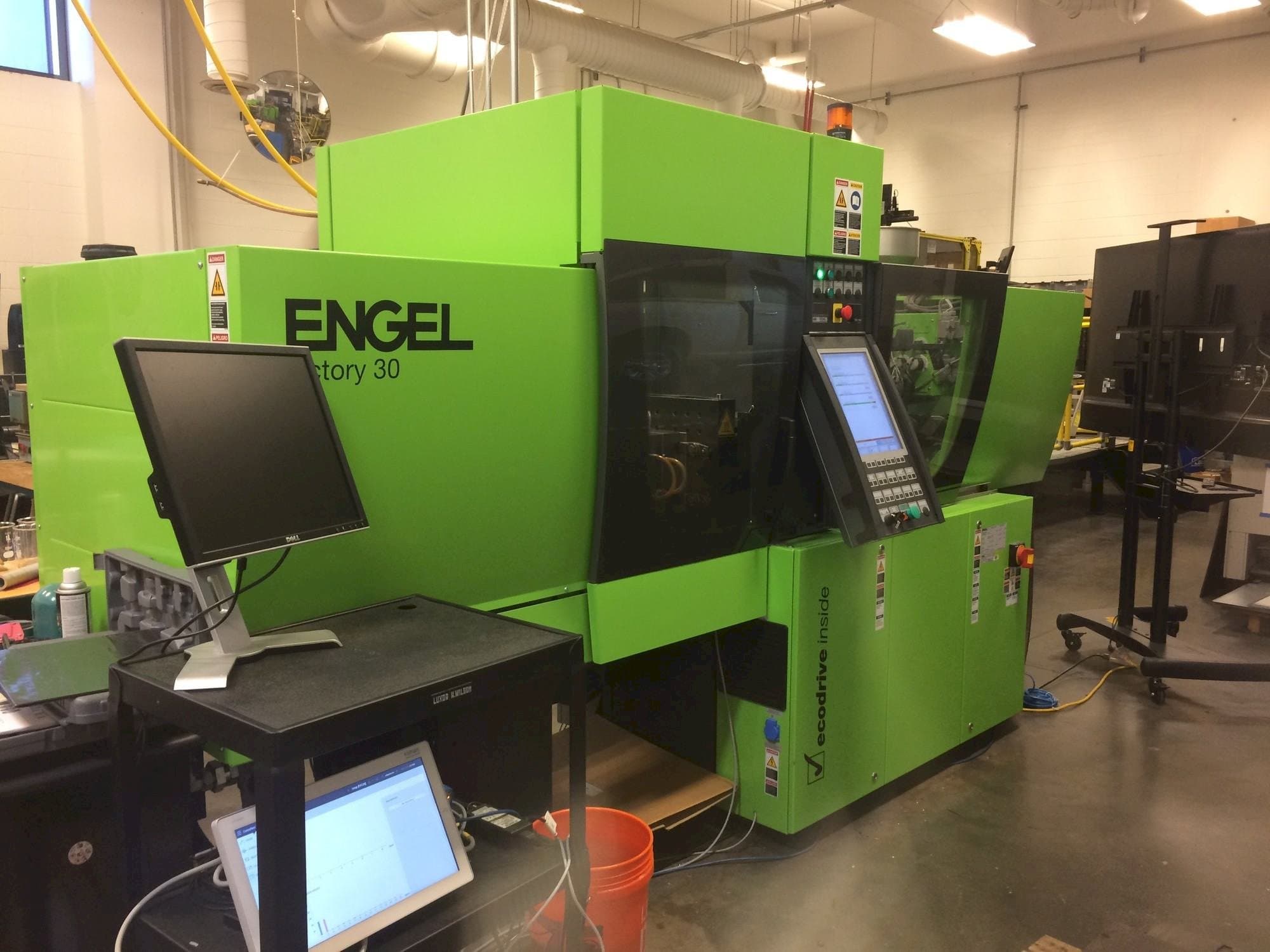 Front view of ENGEL Victory 200/30 Tech US  machine