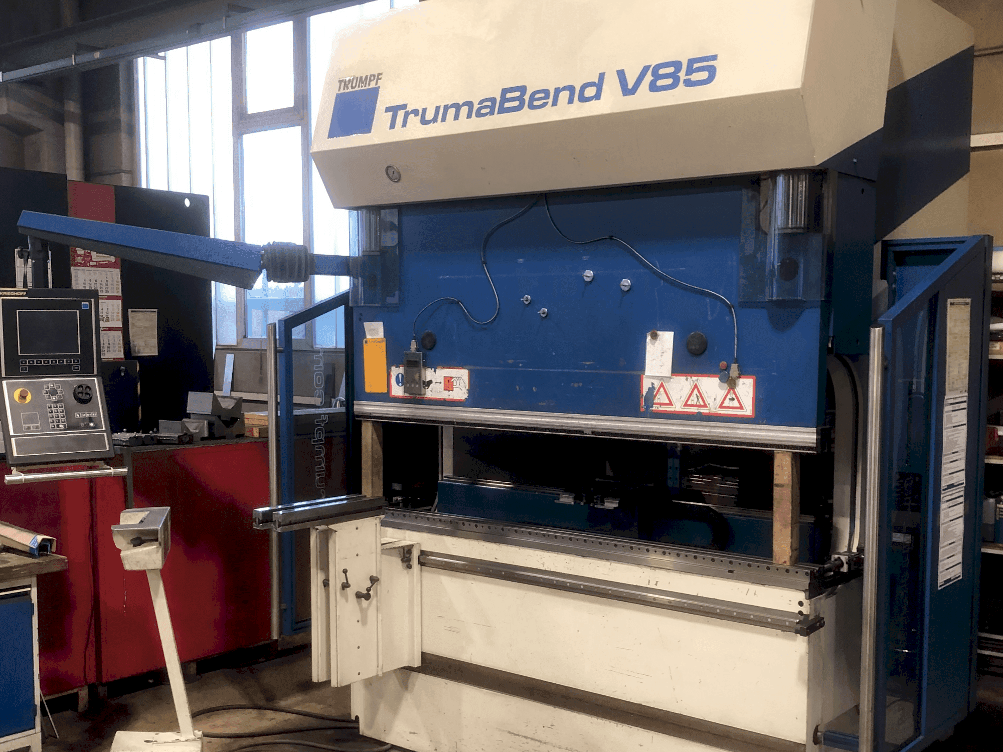 Front view of TRUMPF TrumaBend V85X  machine