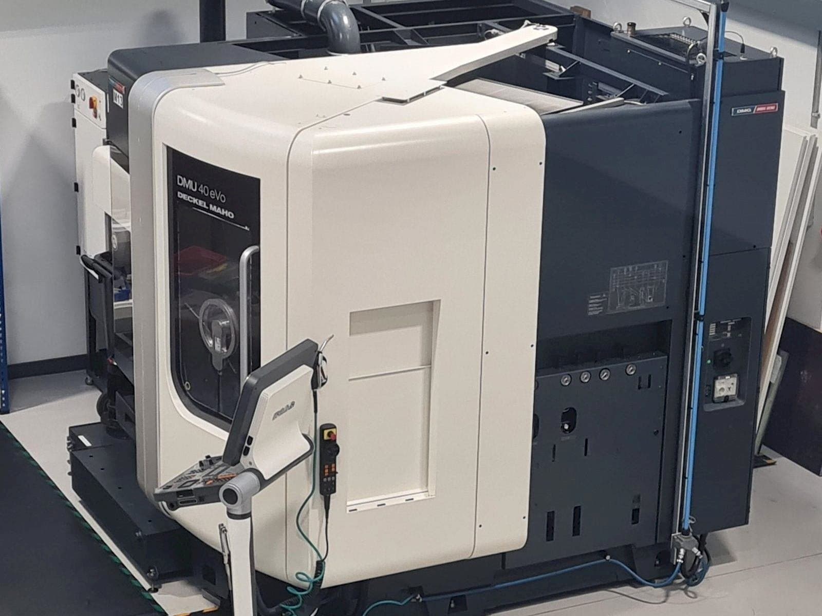 Front view of DMG MORI DMU40 eVo  machine