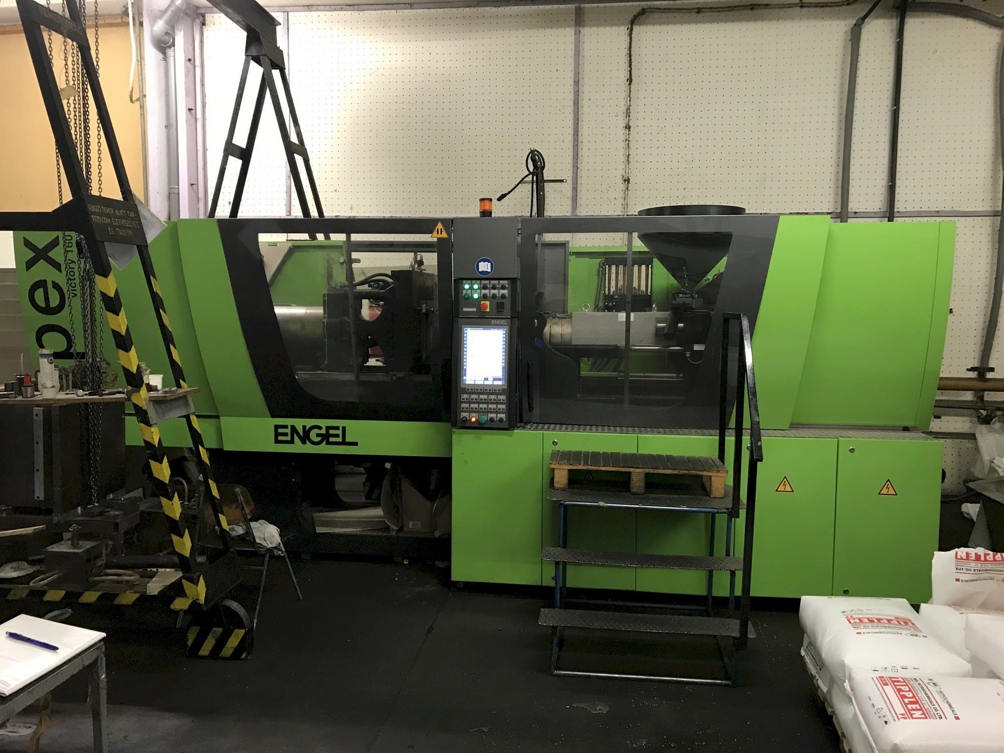 Front view of ENGEL Victory 650/160 Spex  machine