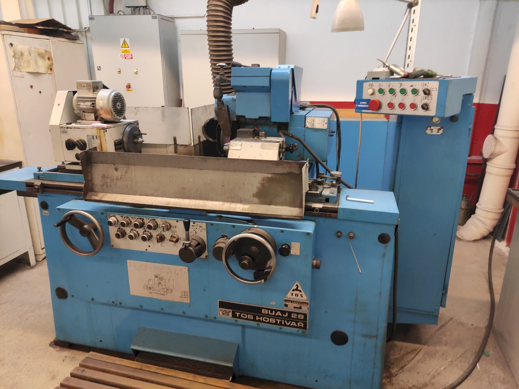 Front view of TOS BUAJ 28  machine