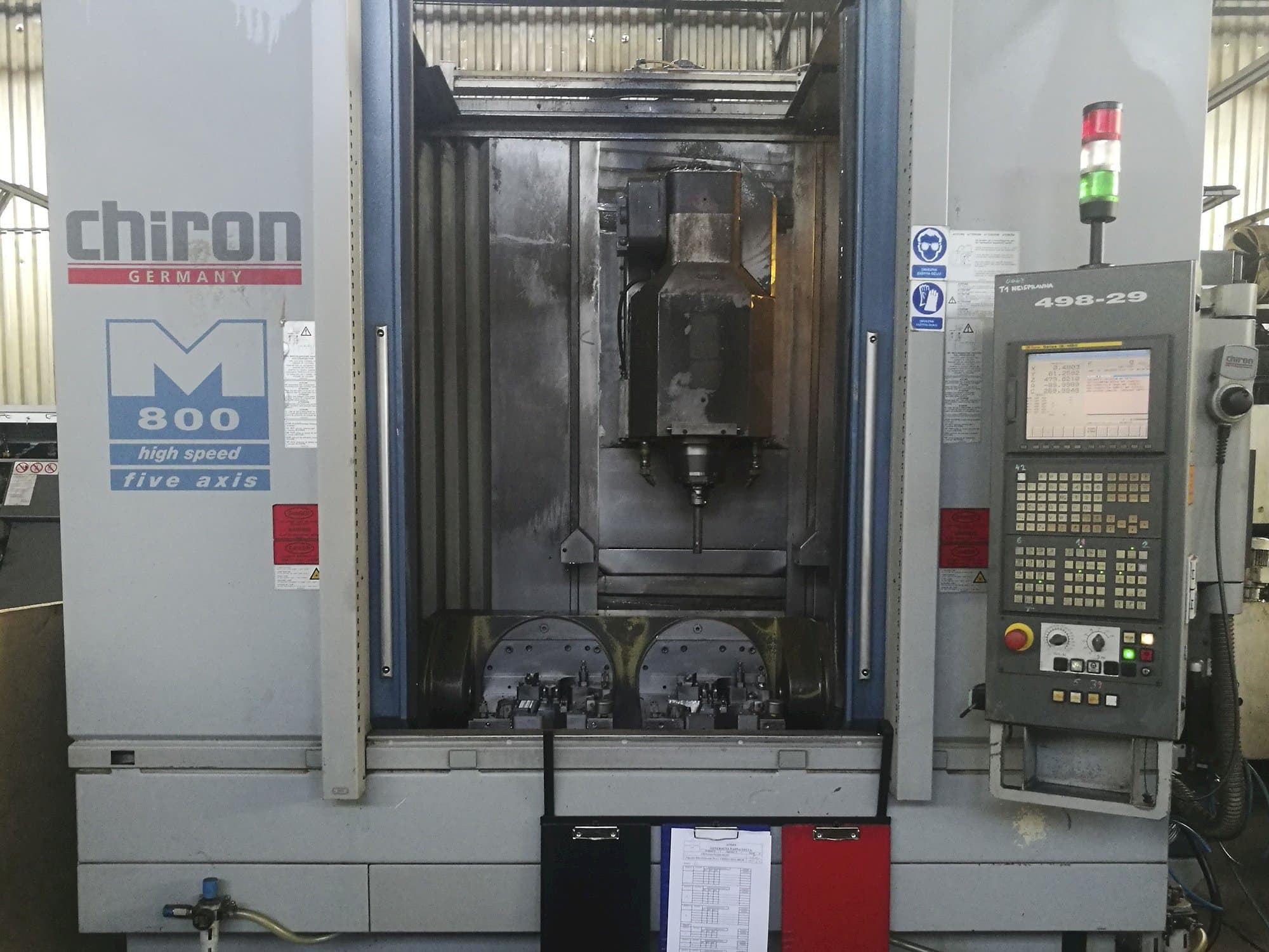 Front view of CHIRON MILL 800 Machine