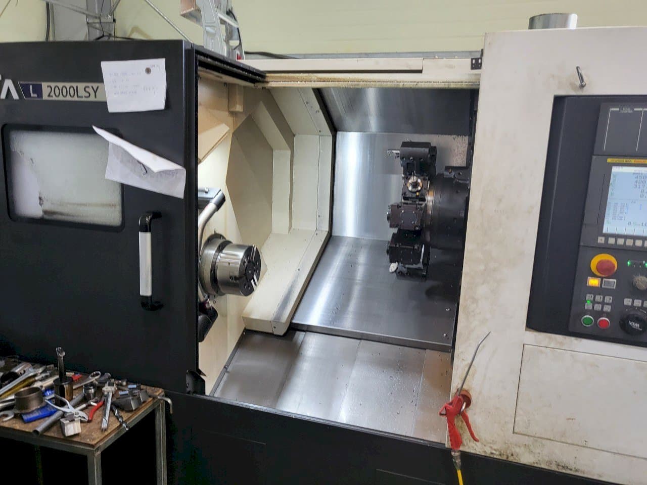 Front view of Hyundai Wia L2000LSY  machine