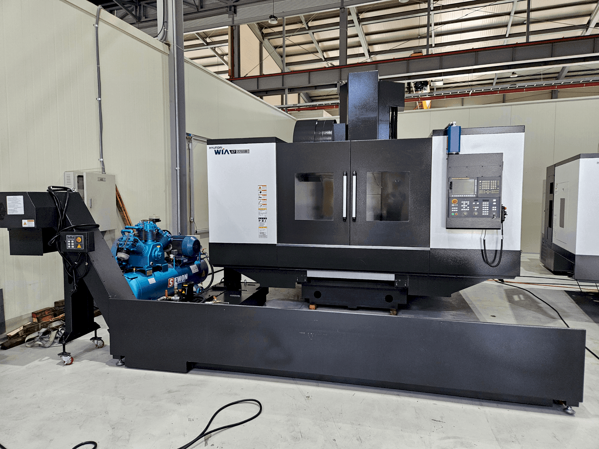 Front view of Hyundai Wia WIA KF 7700 B  machine