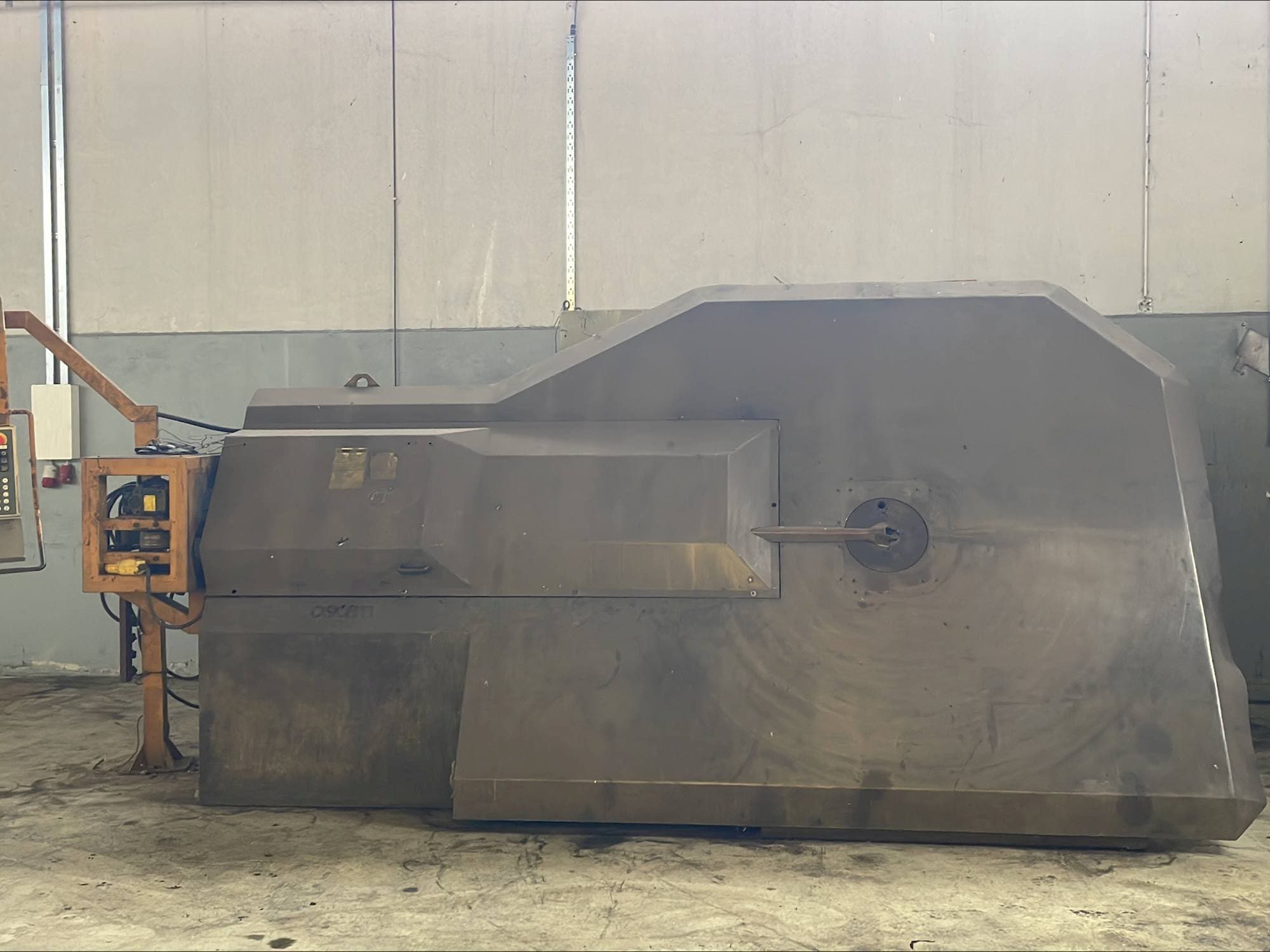 Front view of OSCAM MULTIBEND 16  machine