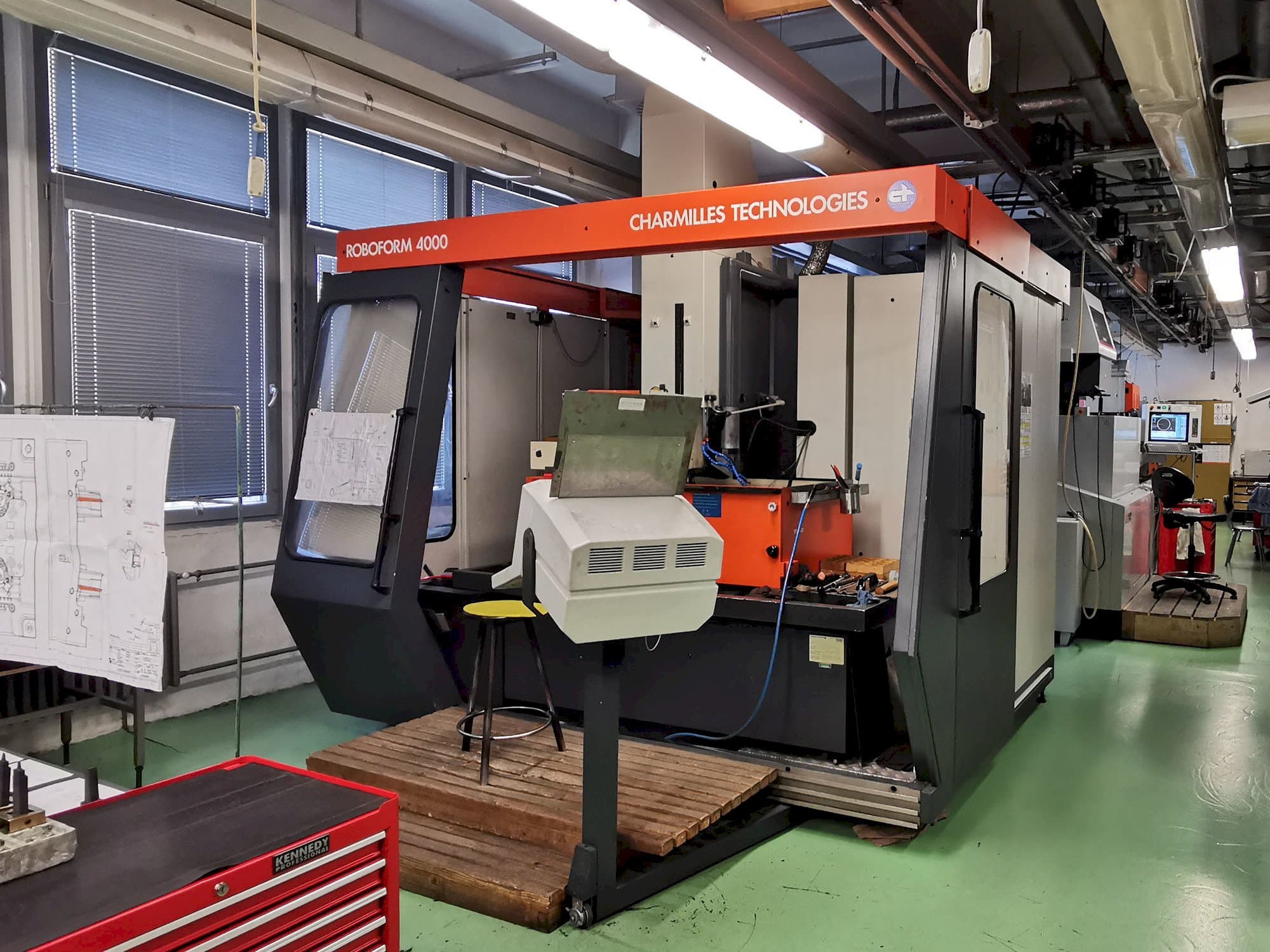 Front view of CHARMILLES Roboform 4000  machine