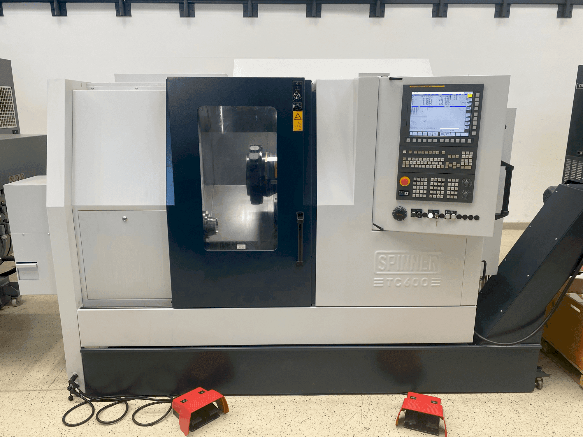 Front view of SPINNER TC600-65-MCY  machine