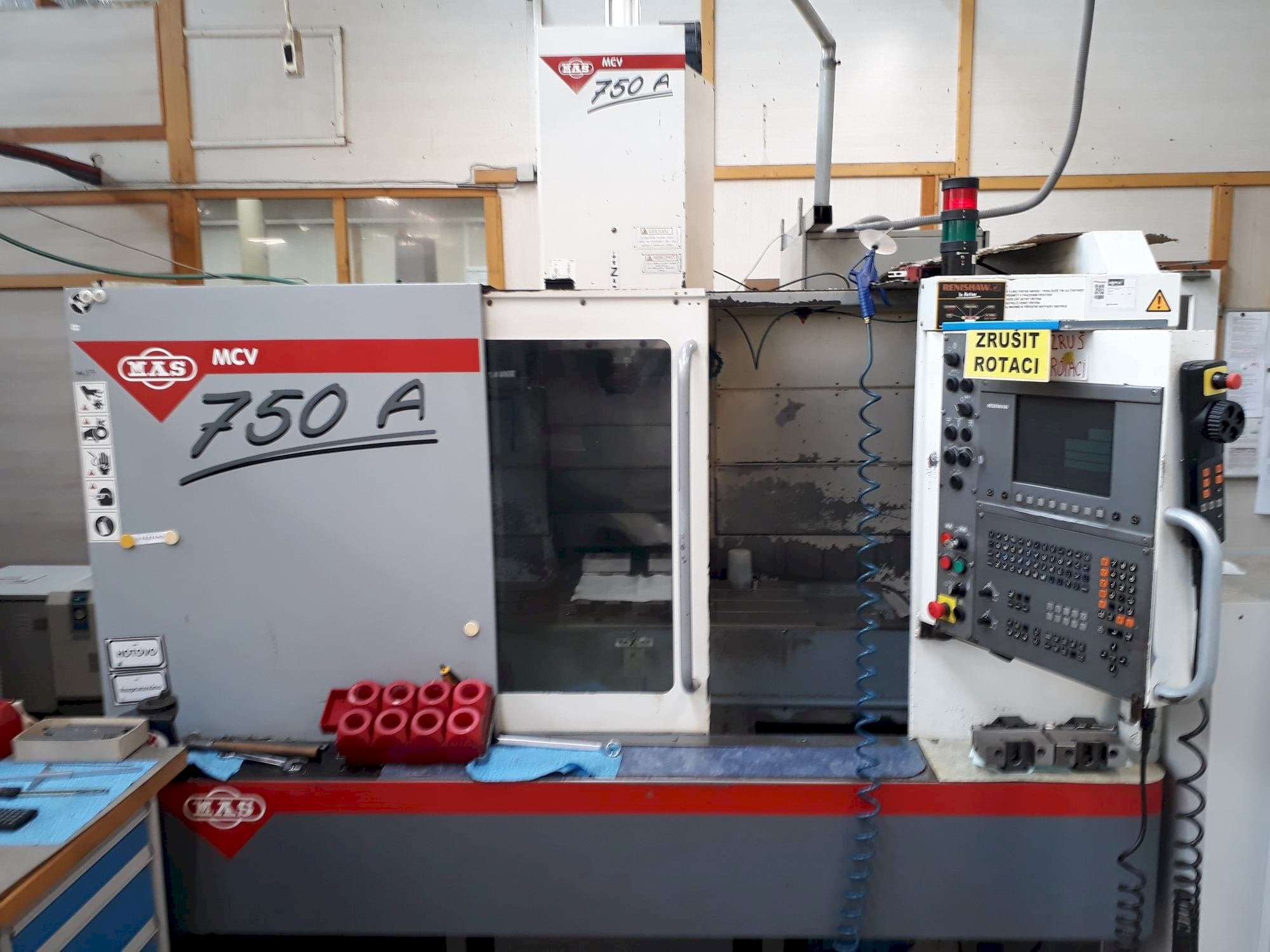 Front view of KOVOSVIT MAS MCV 750A  machine