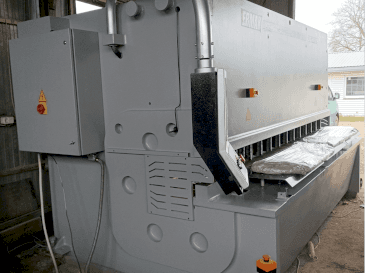 Front view of ERMAKSAN HVR 3100-16  machine