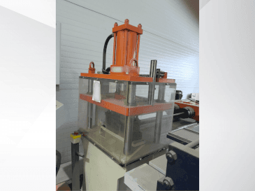Front view of UZMA MAKINA PDM 30  machine