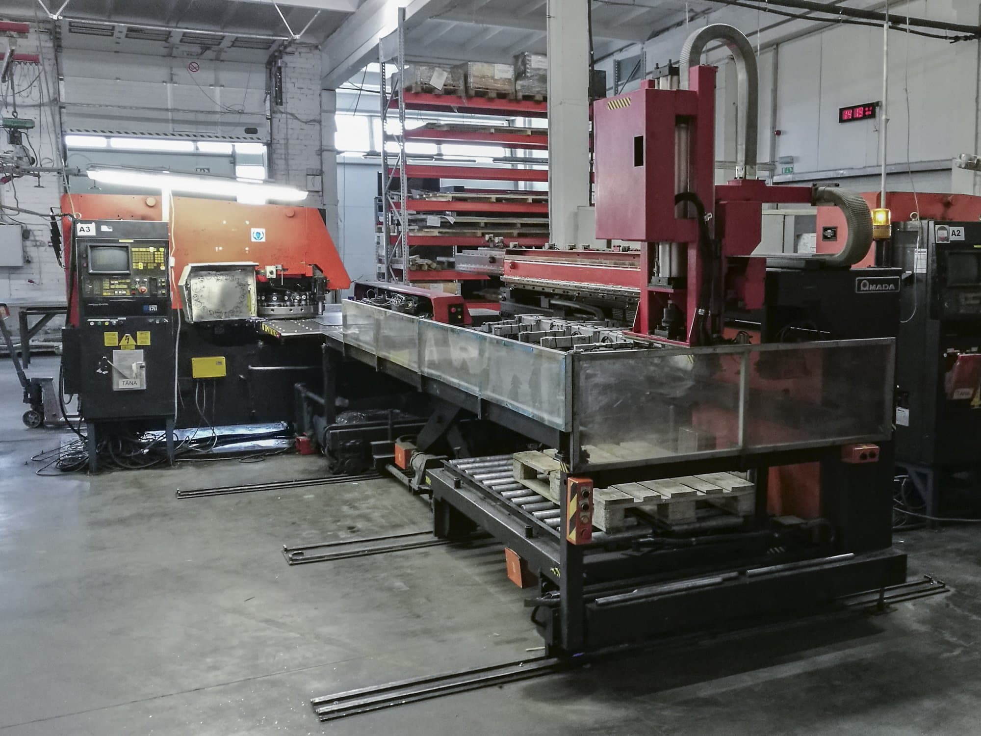 Left view 1 of AMADA ARIES 245 machine