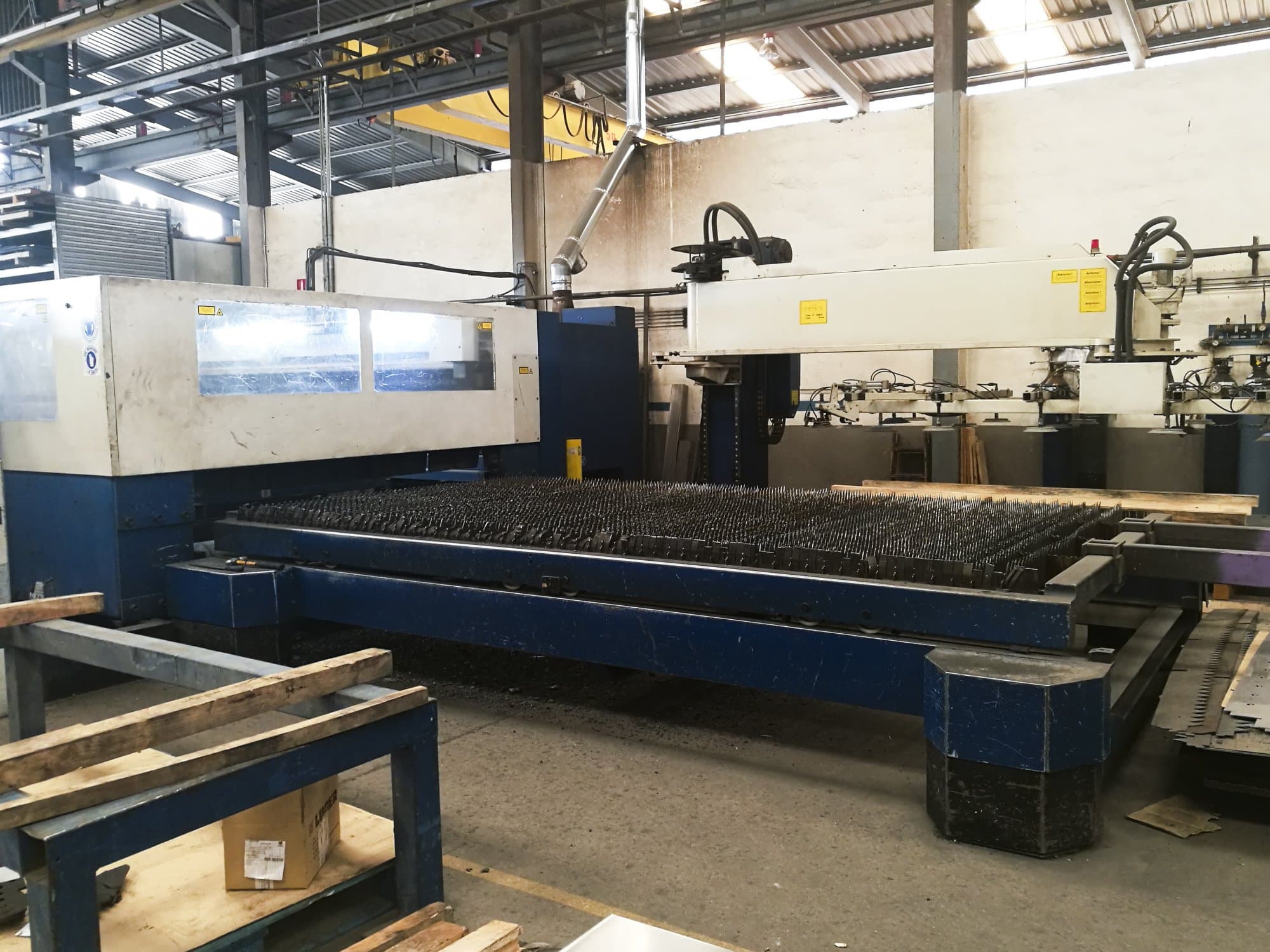 Left view of Trumpf Trumatic L4030 machine