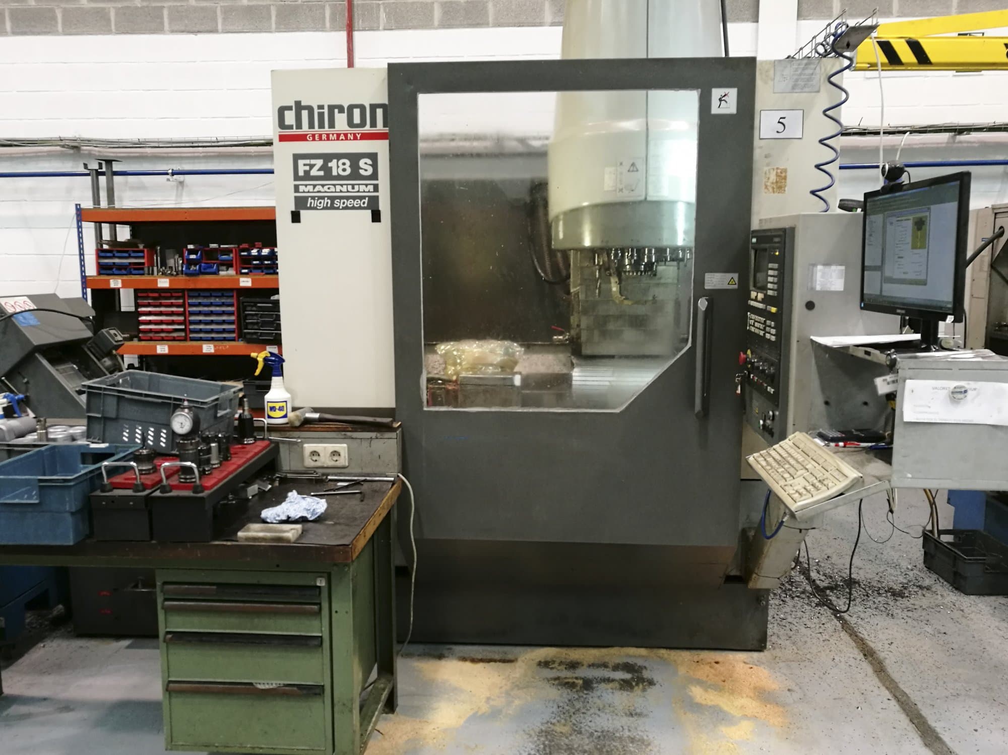 Front view of Chiron FZ18 S Magnum machine