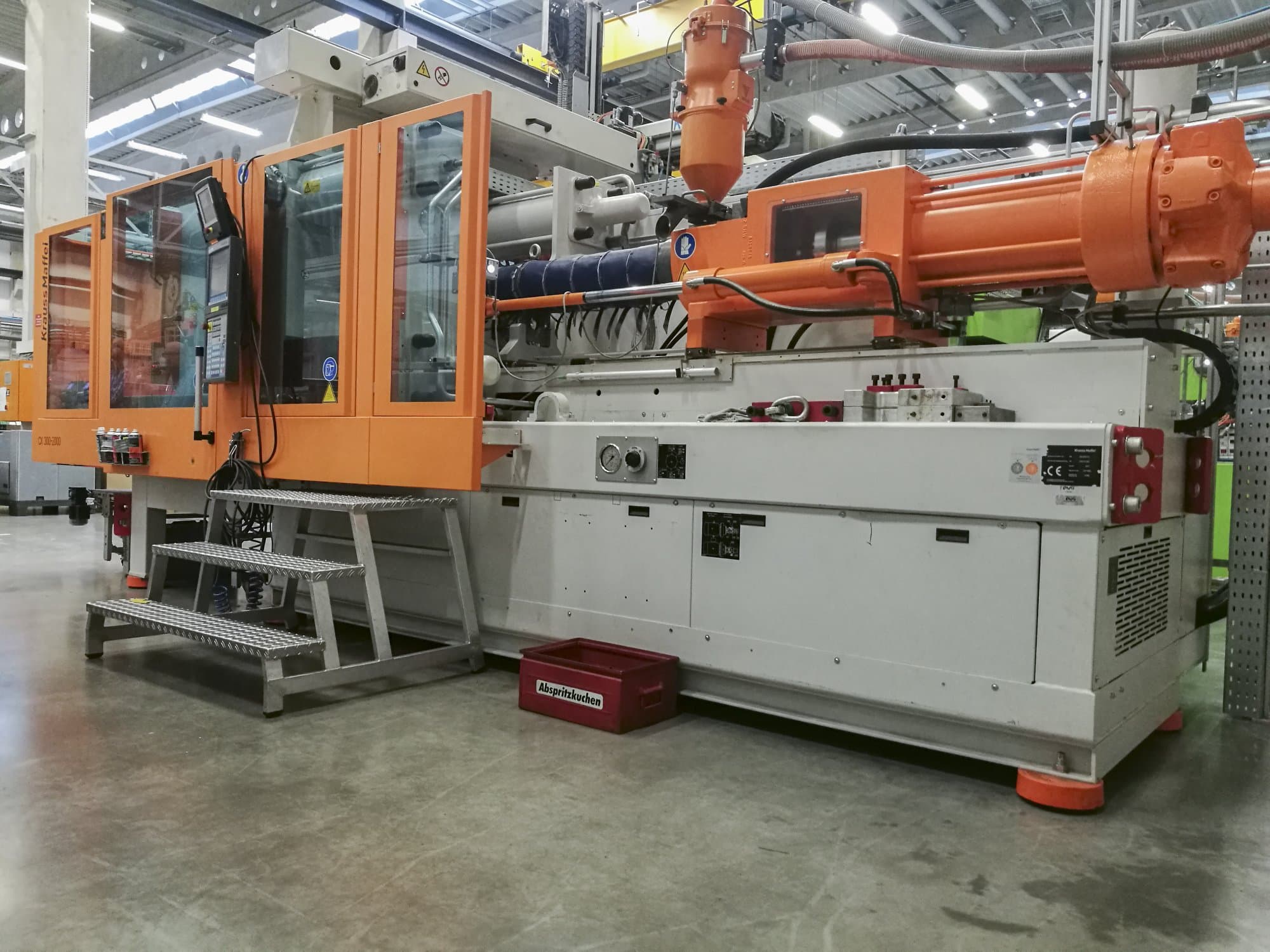 Right view 1 of Krauss Maffei 300-2000 CX Machine