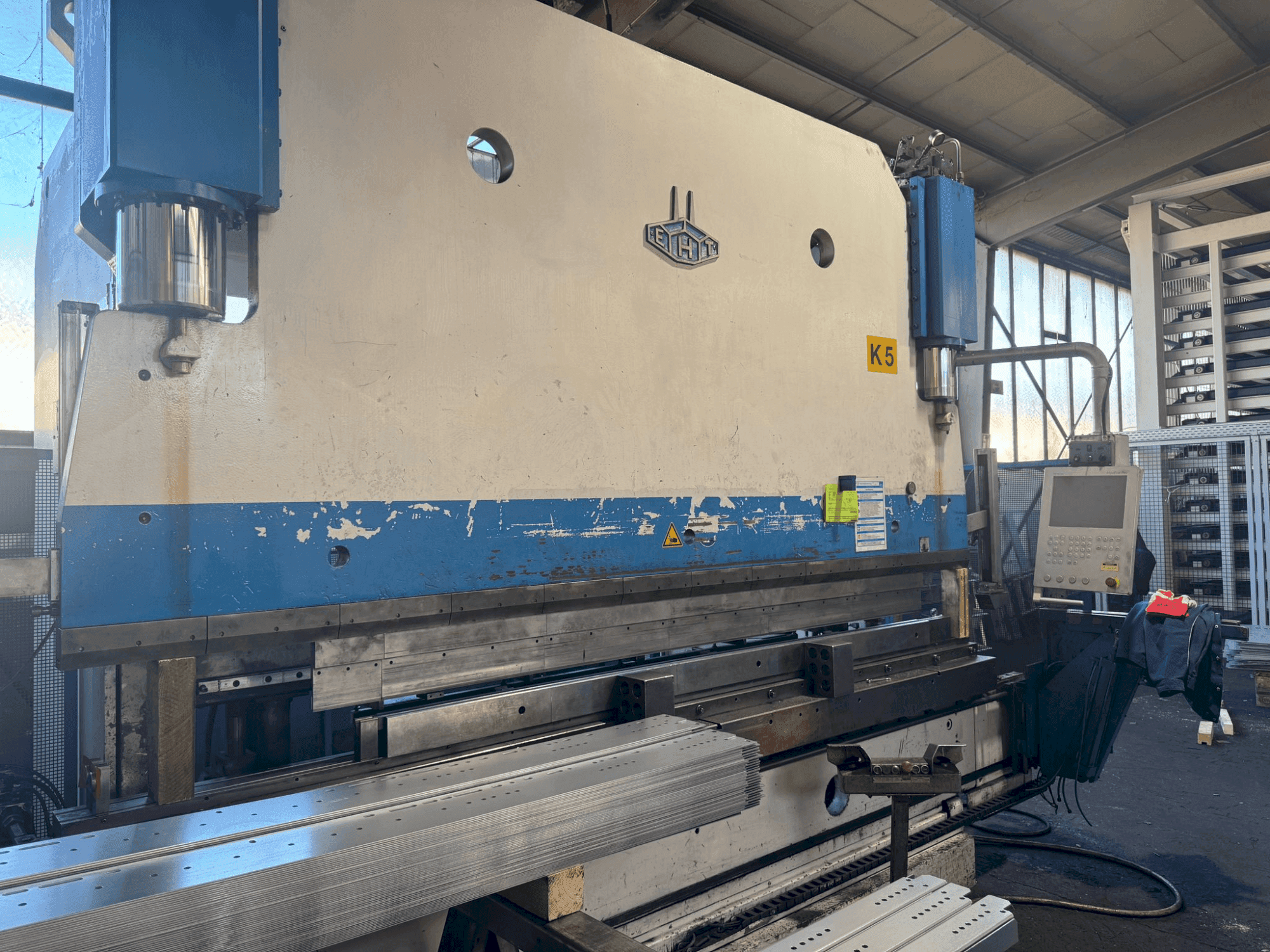 Front view of EHT EHPS 20-35 machine