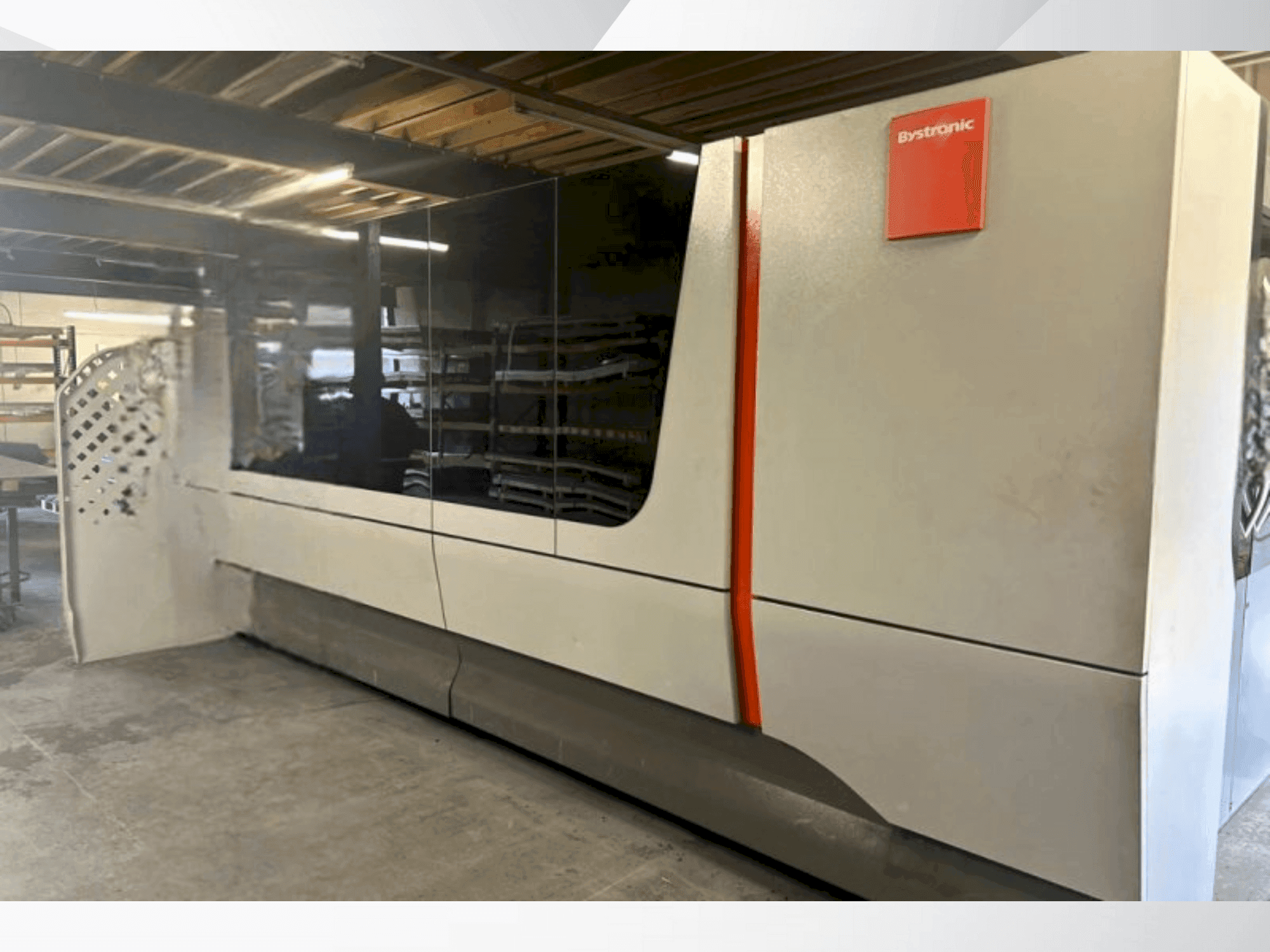 Front view of Bystronic BYSMART Fiber 3015 machine