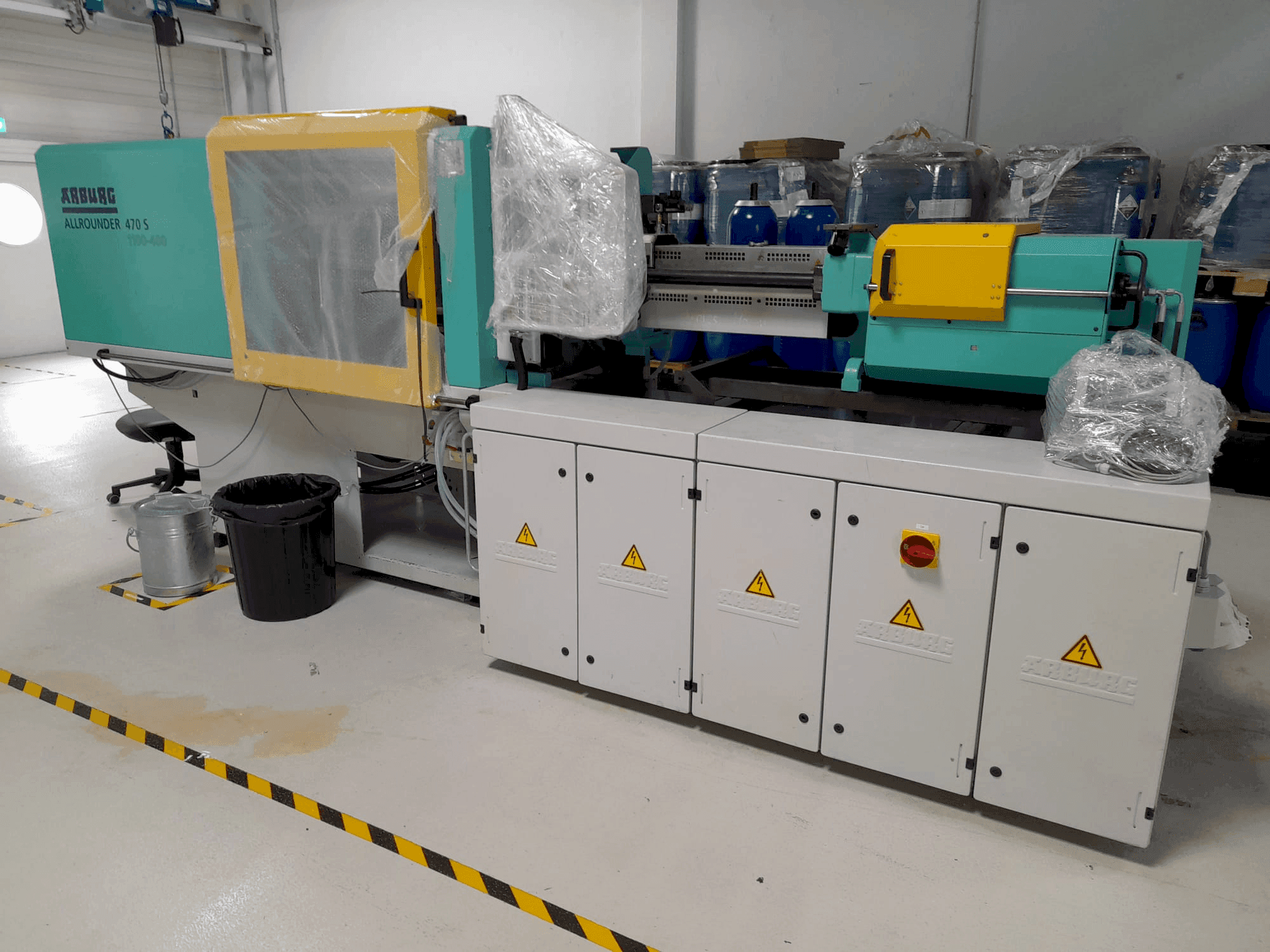 Front view of Arburg Allrounder 470S 1100-400 with Multilift handling (2010) machine