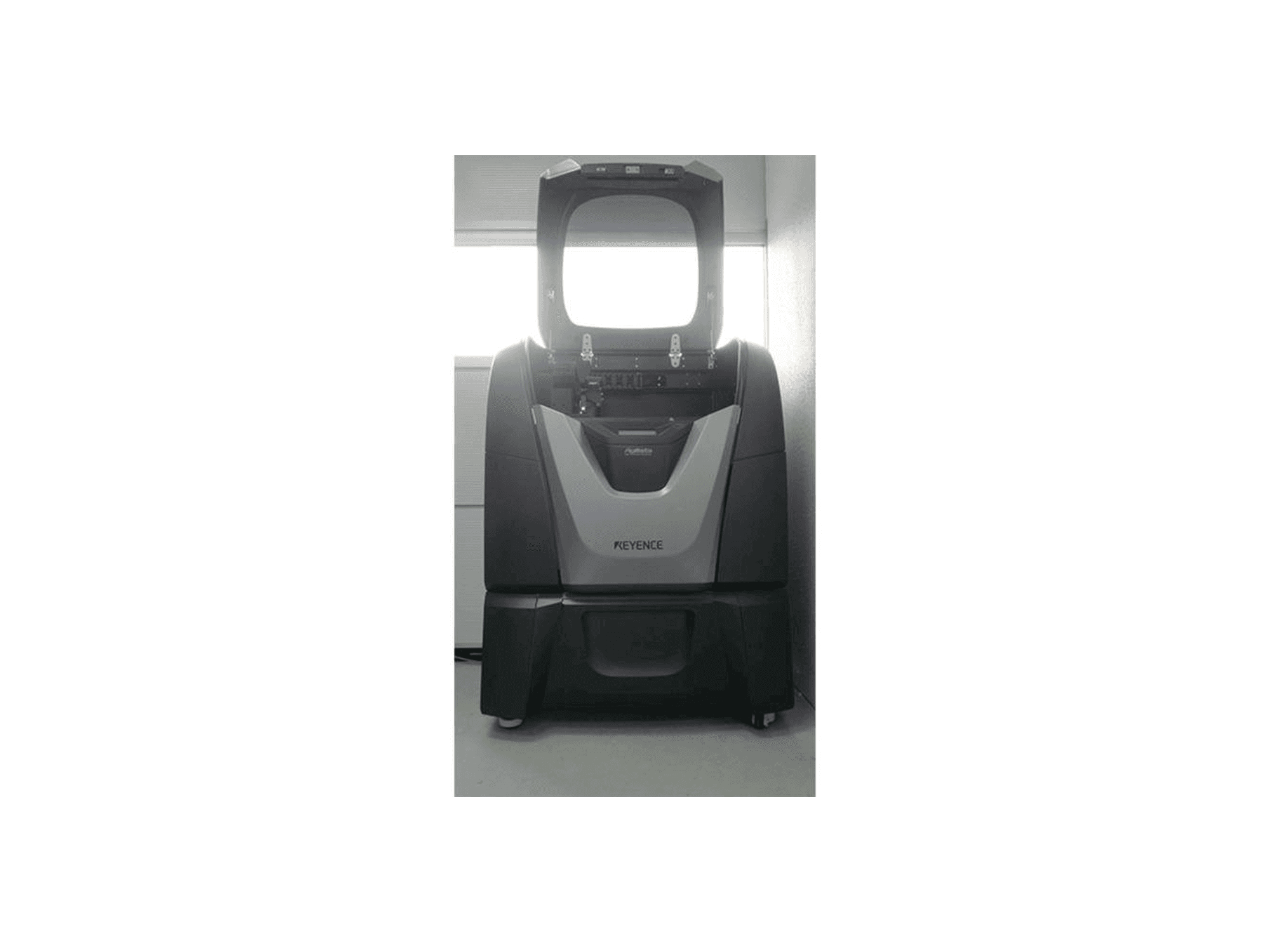 Front view of KEYENCE Agilista-3200W machine