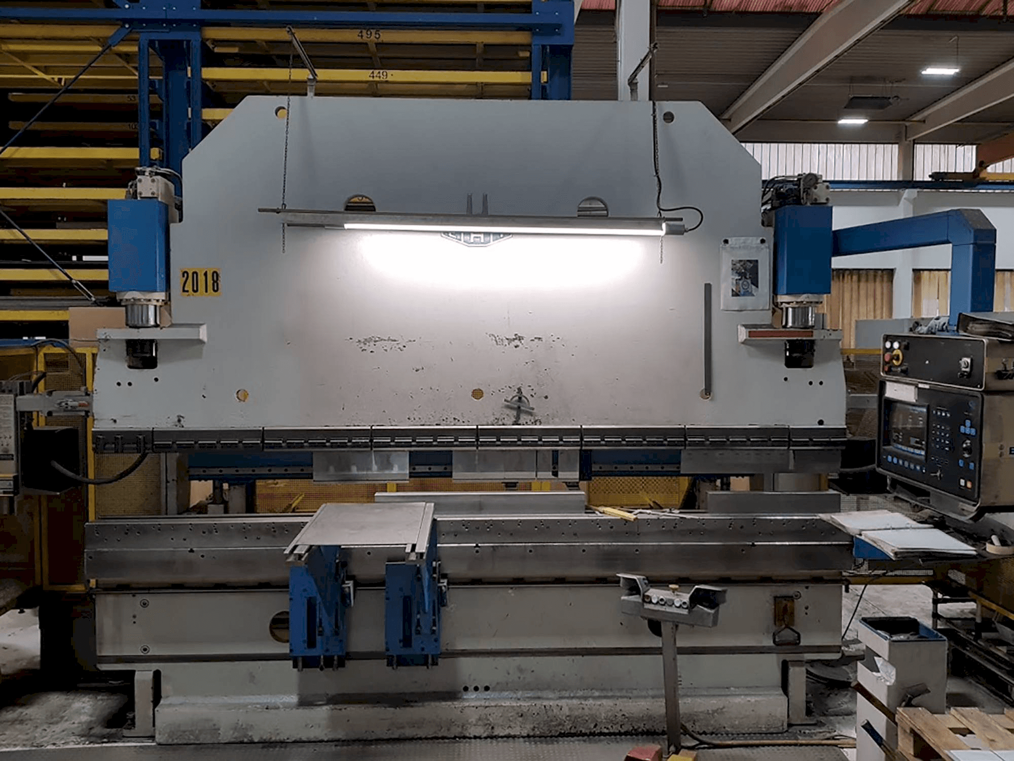 Front view of EHT EHPS 11-35 machine