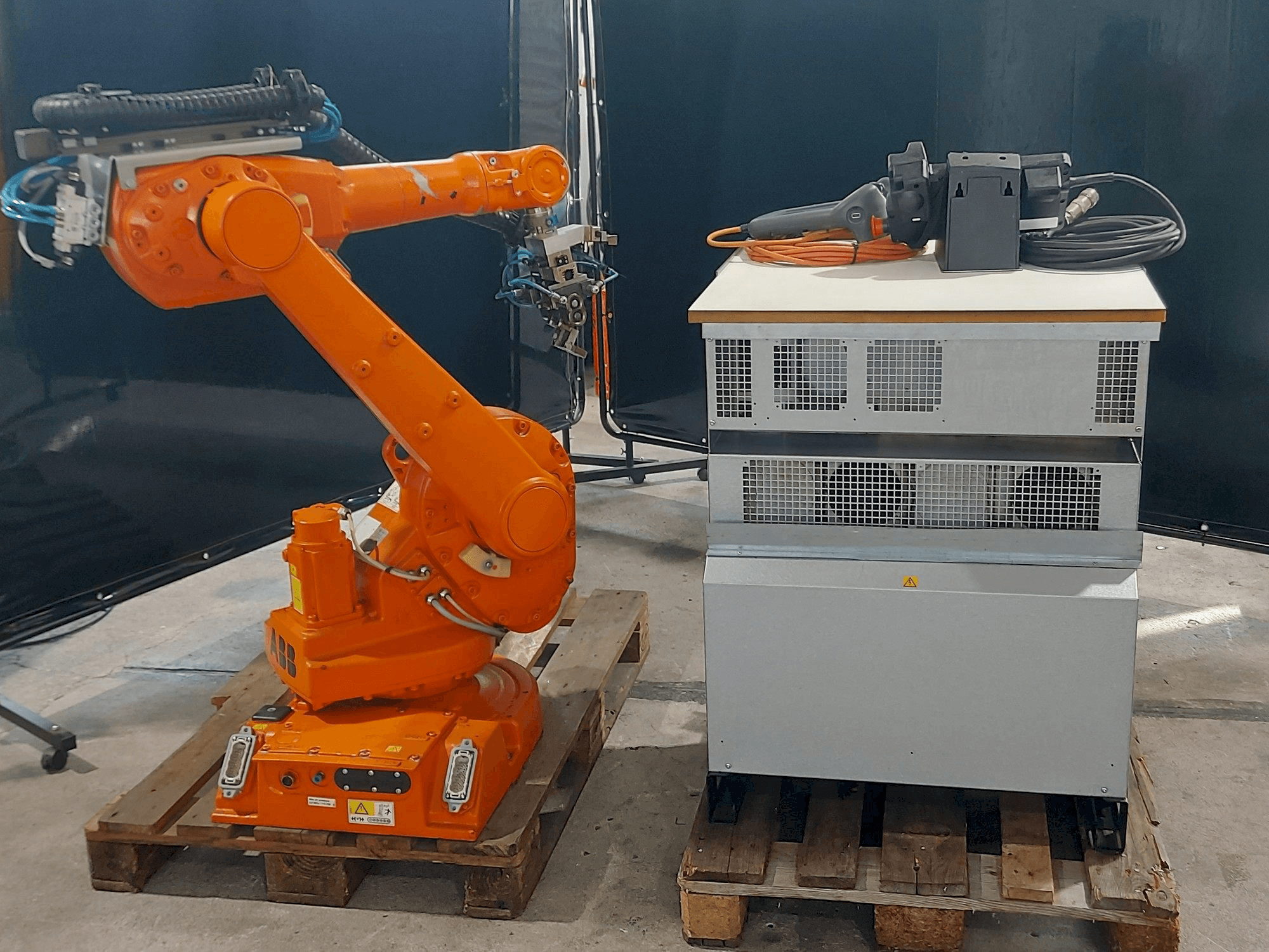 Front view of ABB IRB1600 machine