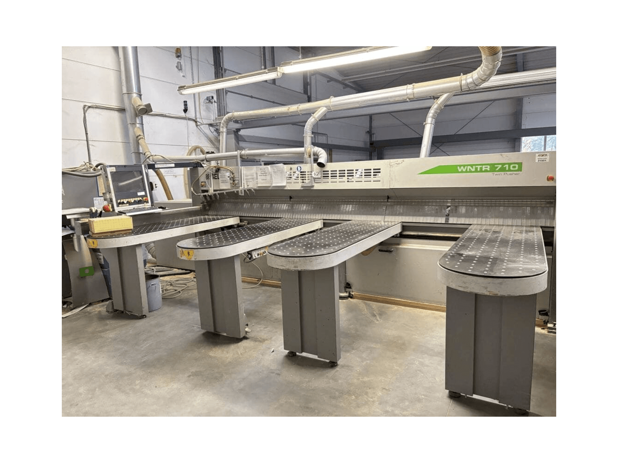 Front view of SELCO WNTR 710 machine