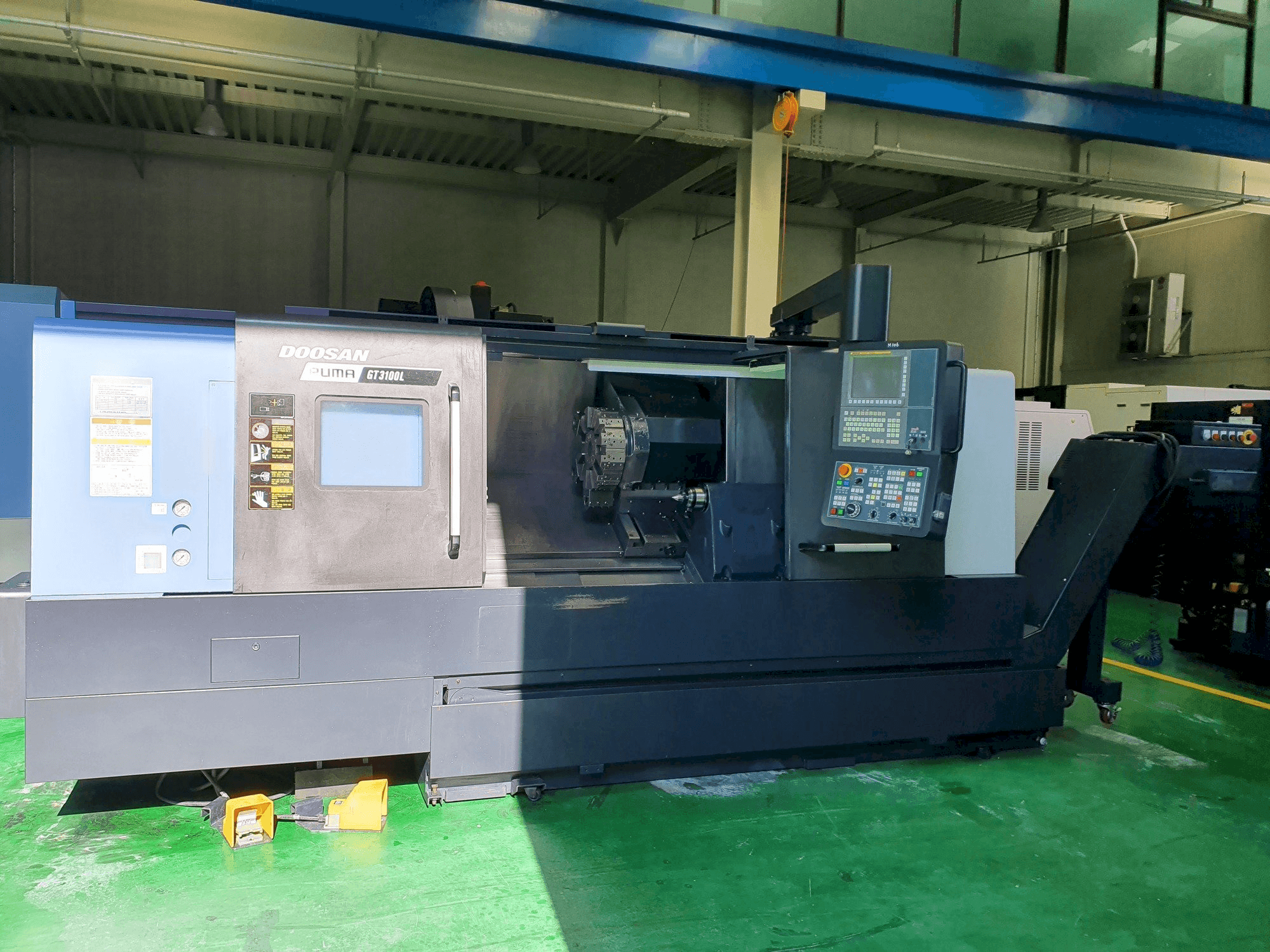 Front view of Doosan PUMA GT3100L machine