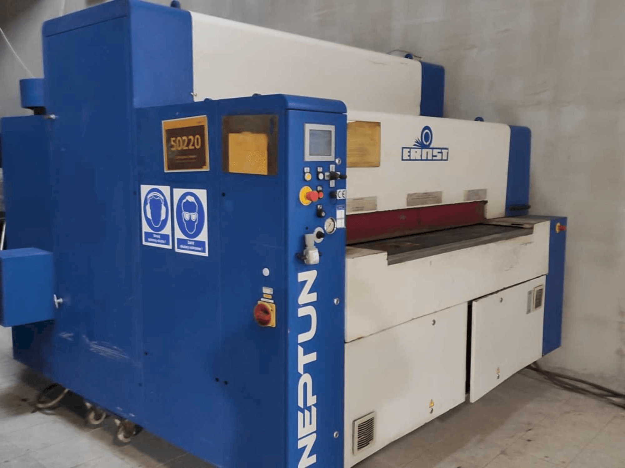 Front view of ERNST NEPTUN ES 1500 machine