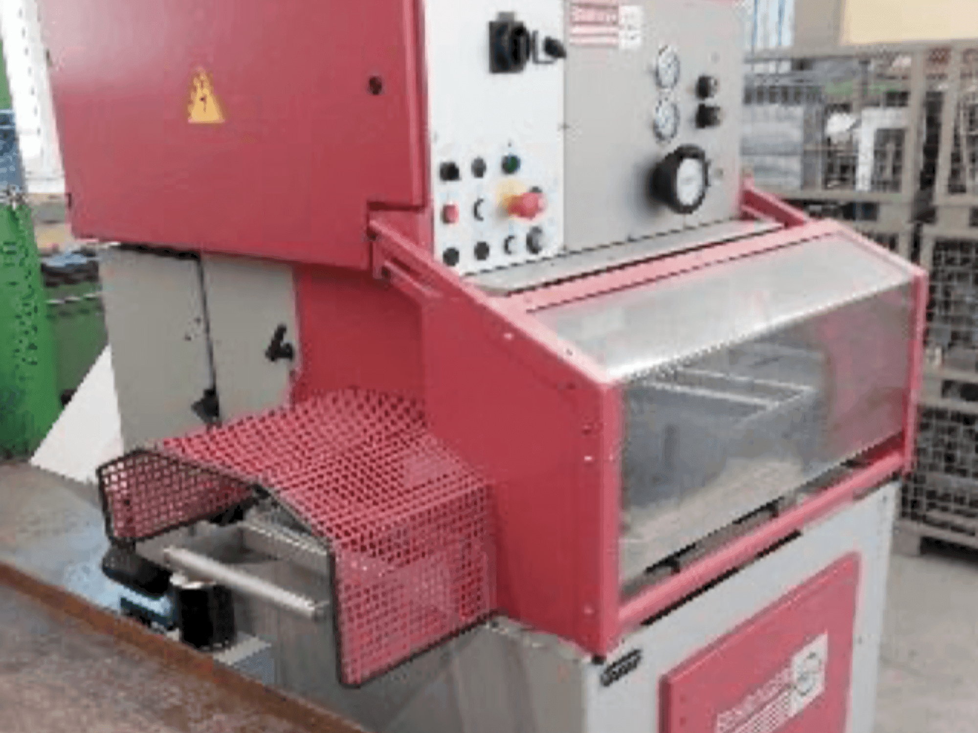 Front view of Behringer EISELE PSU 450 H machine