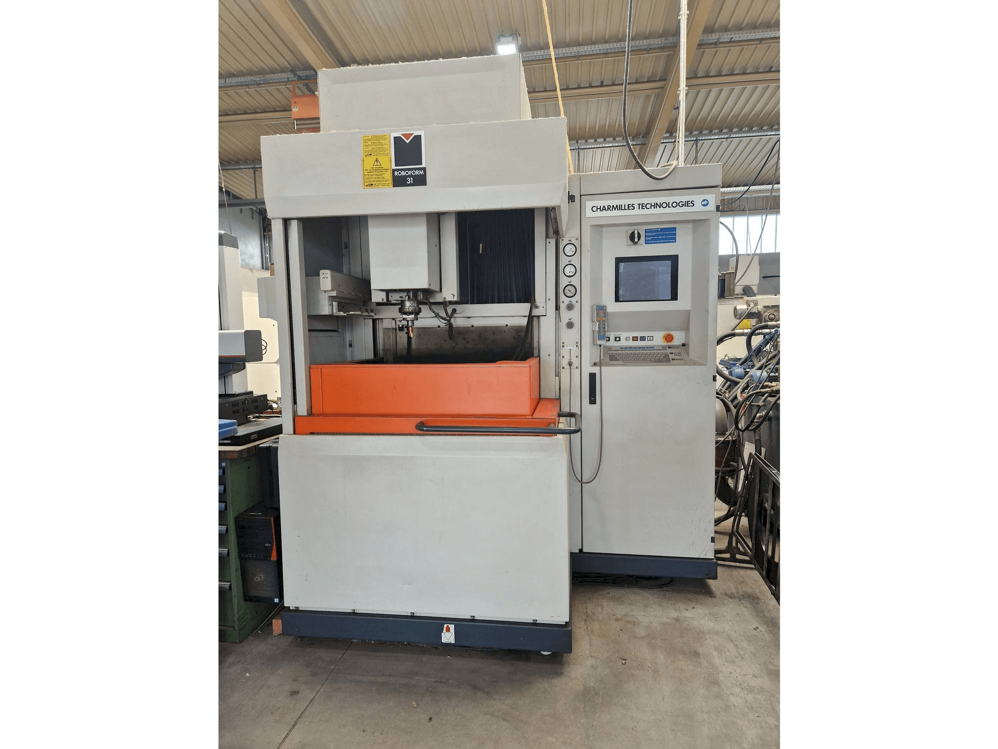 Front view of CHARMILLES Roboform 31 machine