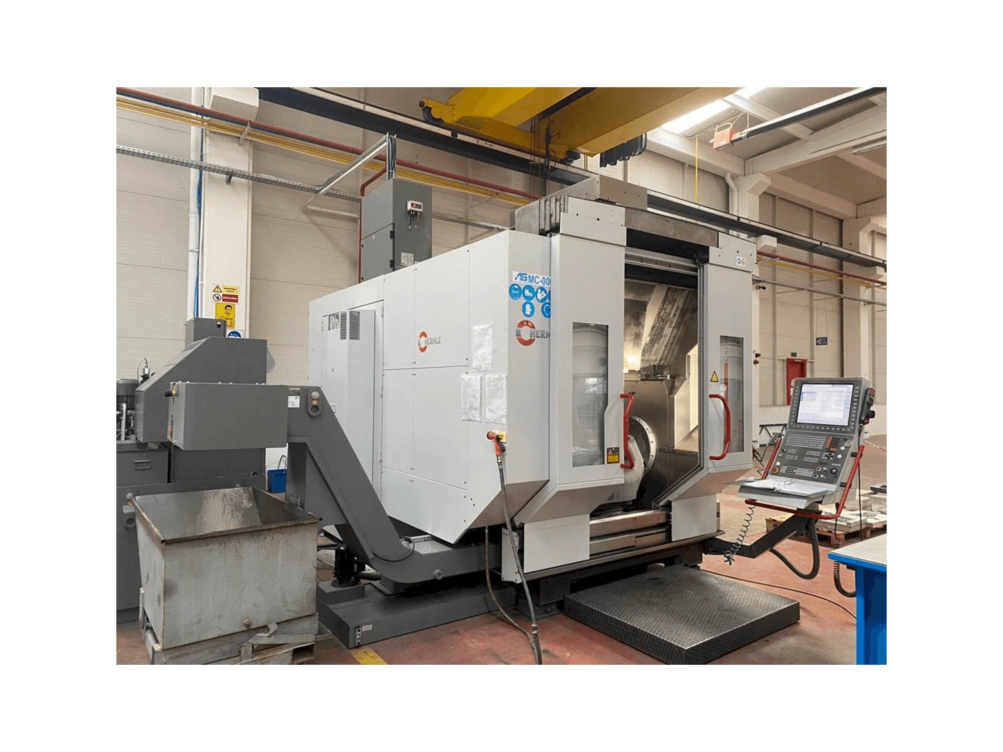 Front view of HERMLE C42u-mt machine