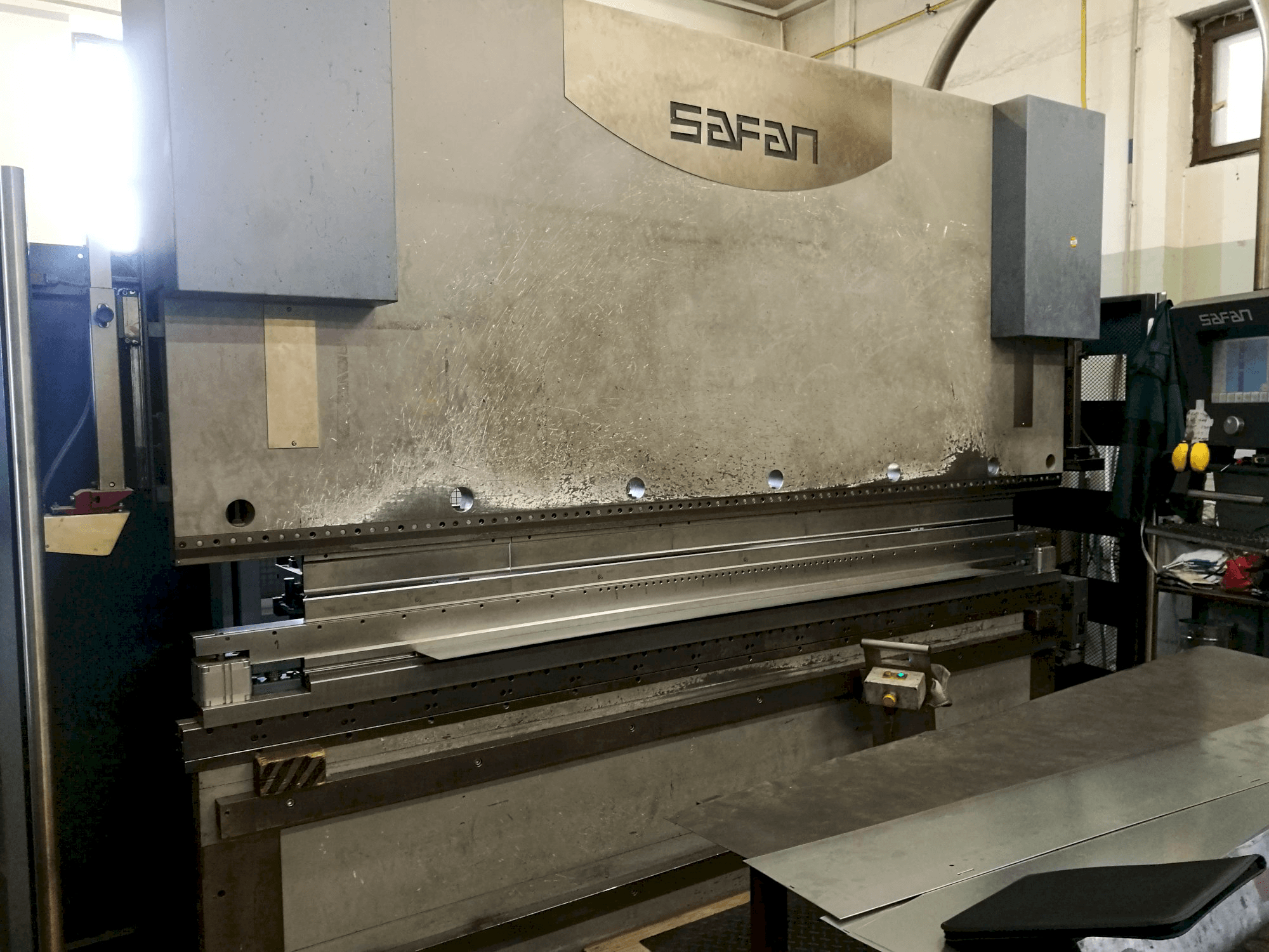 Left view of Safan CNCL-K 120-3100 TS1 Machine